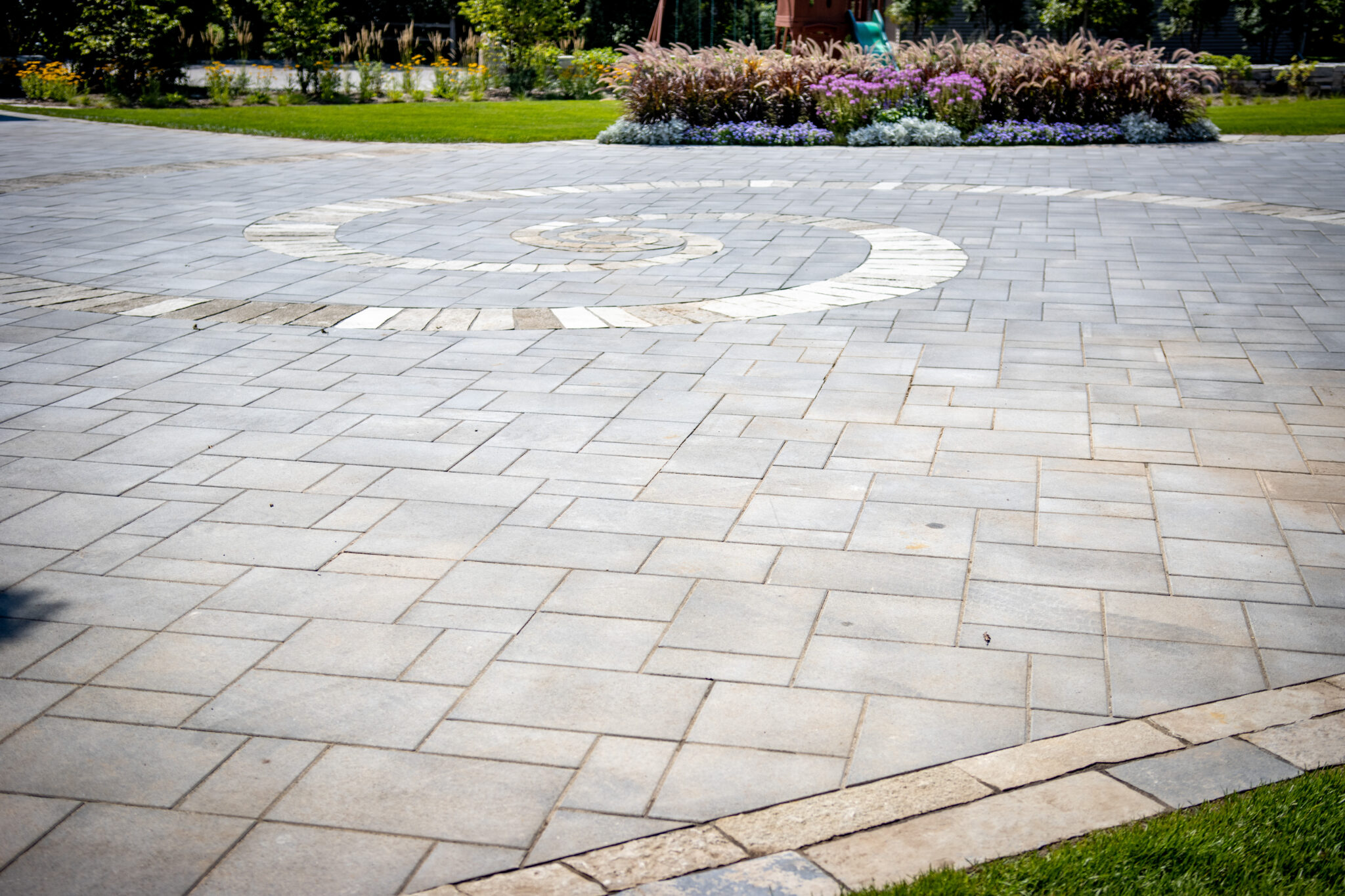 Landmark Landscapes Wins Driveway of the Year from UNILOCK Landmark